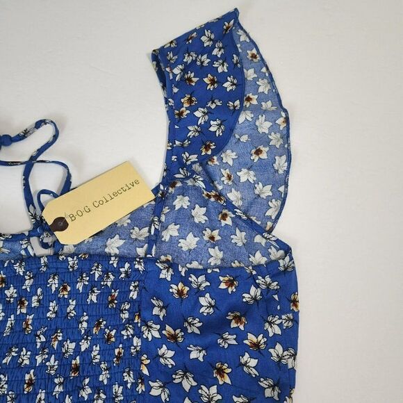 NWT BOG Collective Women's - L - Blue Floral Crop Adjustable Top - Picture 8 of 12